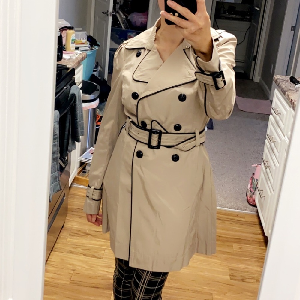 NEW BEAUTIFUL EXPRESS TAN/BLACK LEATHER TRIM TRENCH COAT!